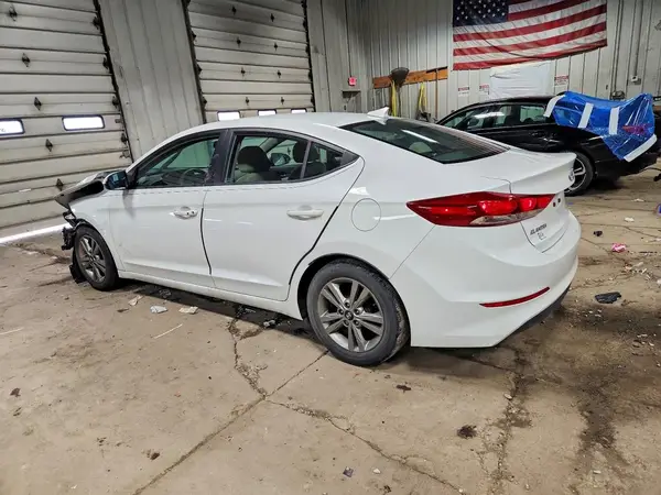 5NPD84LF7HH042827 2017 HYUNDAI ELANTRA - Image 2