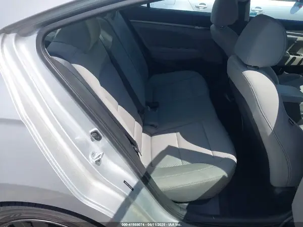 5NPD84LF7HH045307 2017 HYUNDAI ELANTRA - Image 8