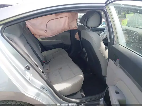 5NPD84LF7HH045971 2017 HYUNDAI ELANTRA - Image 8