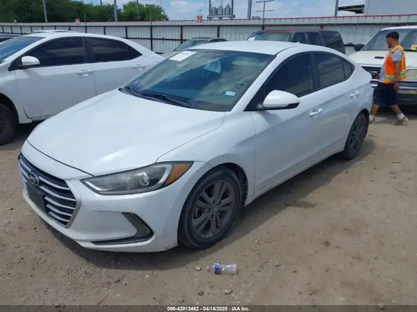 5NPD84LF7HH047574 2017 HYUNDAI ELANTRA - Image 2