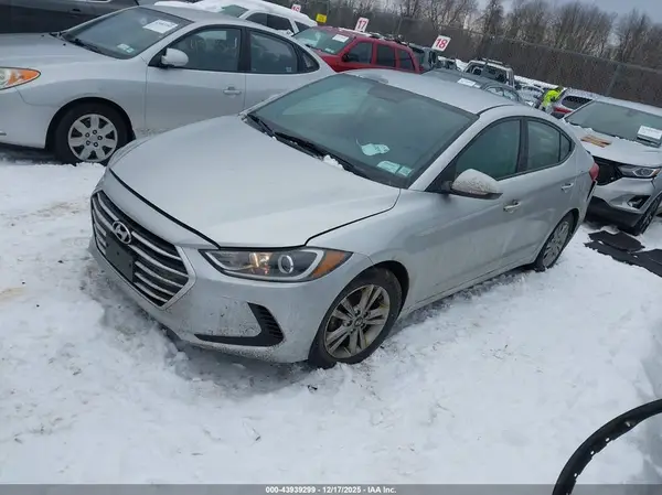 5NPD84LF7HH048661 2017 HYUNDAI ELANTRA - Image 2