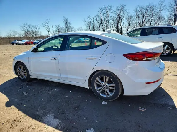 5NPD84LF7HH054797 2017 HYUNDAI ELANTRA - Image 2