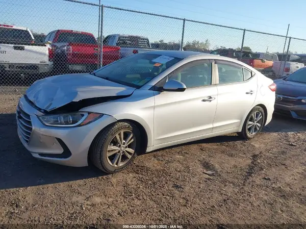 5NPD84LF7HH055576 2017 HYUNDAI ELANTRA - Image 2