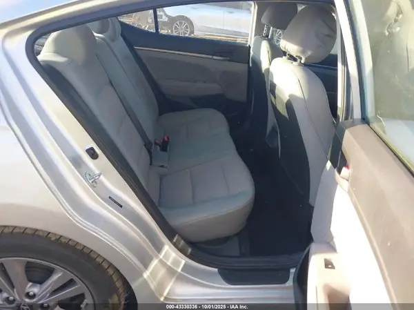 5NPD84LF7HH055576 2017 HYUNDAI ELANTRA - Image 8