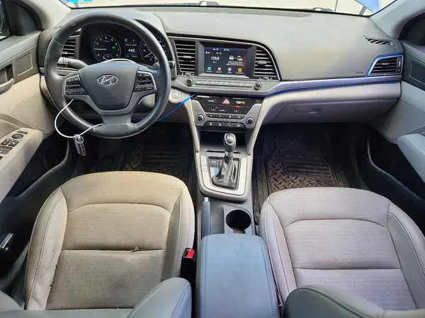 5NPD84LF7HH062768 2017 HYUNDAI ELANTRA - Image 8