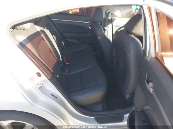 5NPD84LF7HH062981 2017 HYUNDAI ELANTRA - Image 8