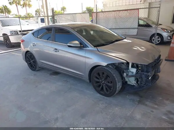 5NPD84LF7HH065122 2017 HYUNDAI ELANTRA - Image 1