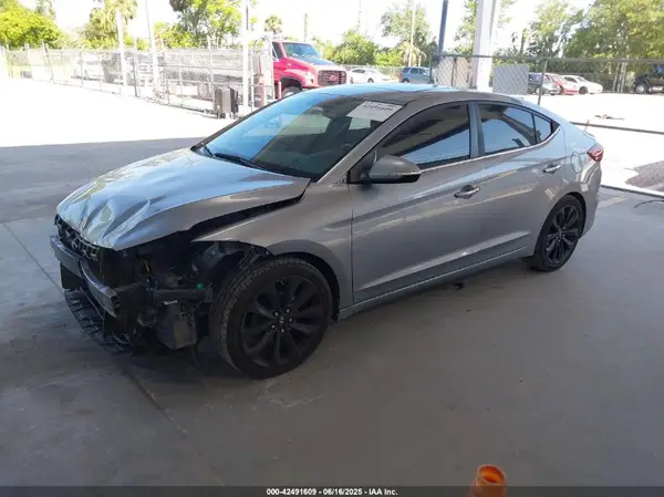 5NPD84LF7HH065122 2017 HYUNDAI ELANTRA - Image 2