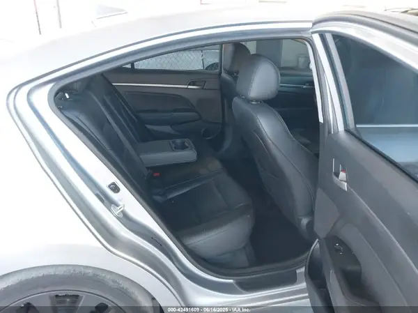 5NPD84LF7HH065122 2017 HYUNDAI ELANTRA - Image 8