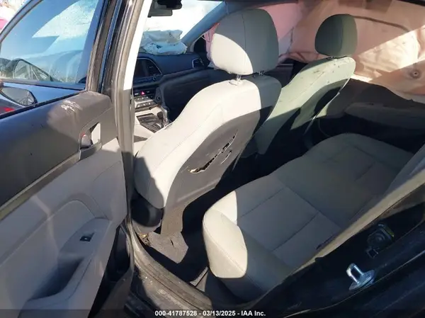 5NPD84LF7HH065444 2017 HYUNDAI ELANTRA - Image 8