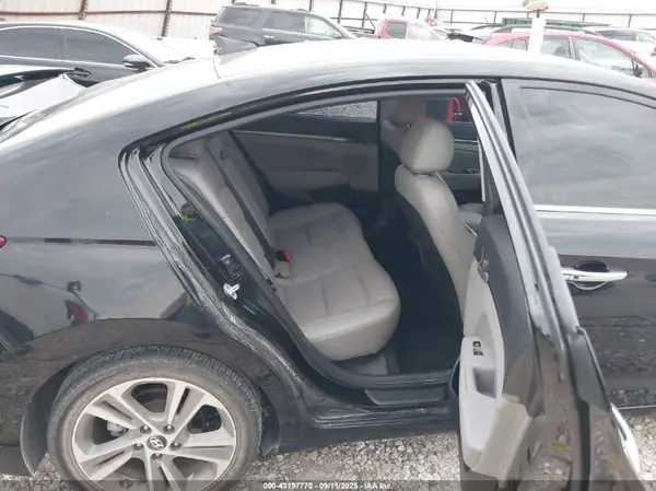 5NPD84LF7HH068716 2017 HYUNDAI ELANTRA - Image 8