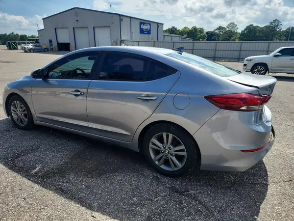 5NPD84LF7HH070725 2017 HYUNDAI ELANTRA - Image 2