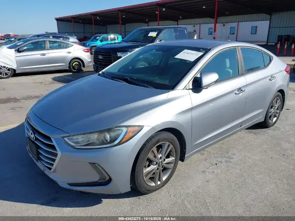 5NPD84LF7HH080526 2017 HYUNDAI ELANTRA - Image 2