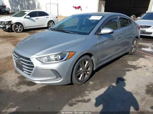 5NPD84LF7HH081241 2017 HYUNDAI ELANTRA - Image 2