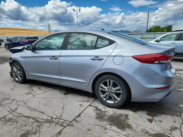 5NPD84LF7HH087041 2017 HYUNDAI ELANTRA - Image 2