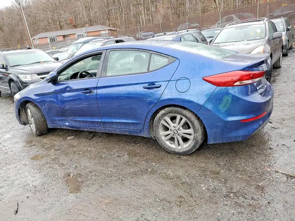 5NPD84LF7HH092949 2017 HYUNDAI ELANTRA - Image 2