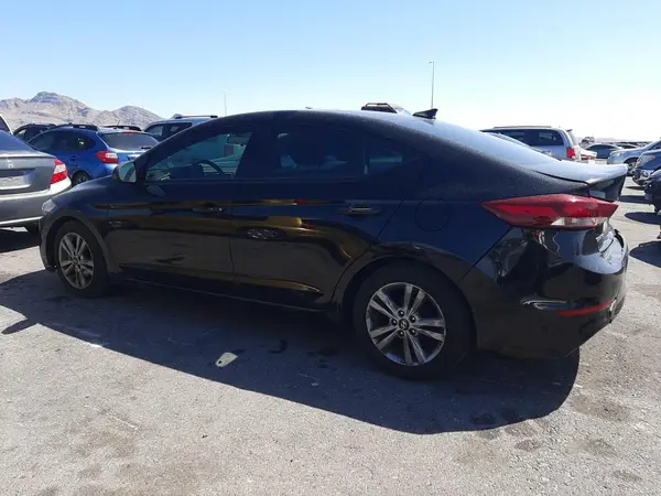 5NPD84LF7HH103092 2017 HYUNDAI ELANTRA - Image 2