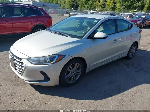 5NPD84LF7HH106719 2017 HYUNDAI ELANTRA - Image 2