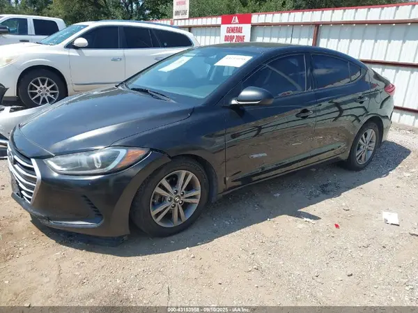 5NPD84LF7HH119843 2017 HYUNDAI ELANTRA - Image 2