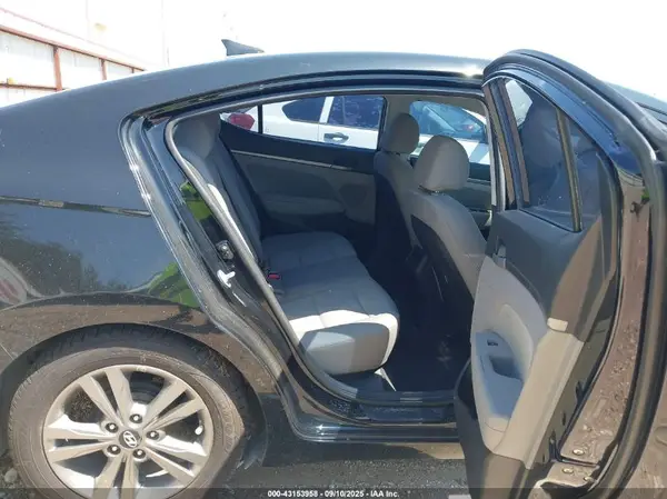 5NPD84LF7HH119843 2017 HYUNDAI ELANTRA - Image 8