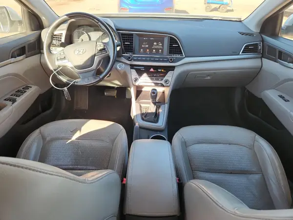 5NPD84LF7HH124556 2017 HYUNDAI ELANTRA - Image 8