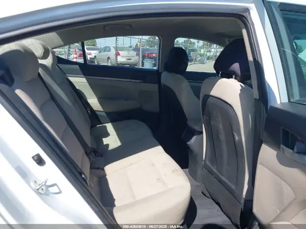 5NPD84LF7HH124881 2017 HYUNDAI ELANTRA - Image 8