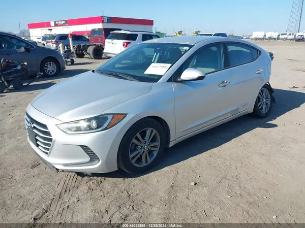 5NPD84LF7HH124914 2017 HYUNDAI ELANTRA - Image 2