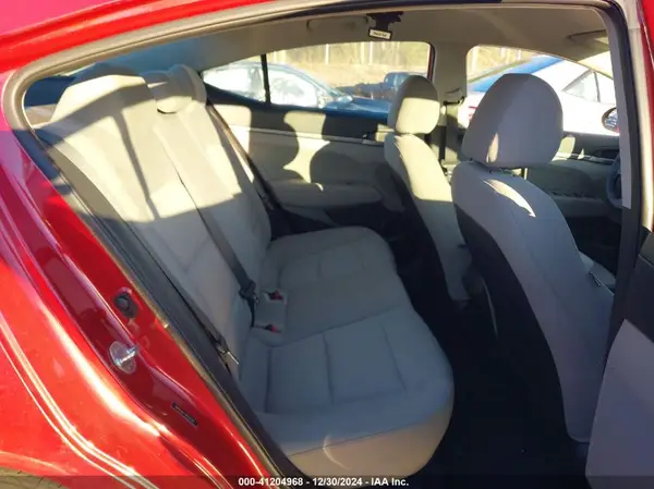 5NPD84LF7HH130390 2017 HYUNDAI ELANTRA - Image 8