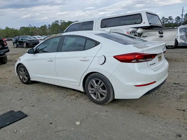 5NPD84LF7HH134990 2017 HYUNDAI ELANTRA - Image 2