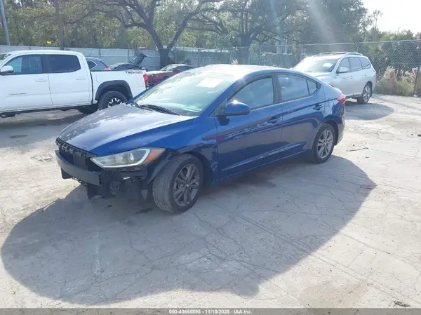 5NPD84LF7HH141082 2017 HYUNDAI ELANTRA - Image 2