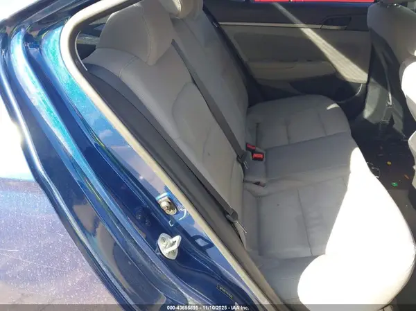 5NPD84LF7HH141082 2017 HYUNDAI ELANTRA - Image 8