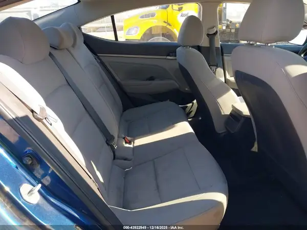 5NPD84LF7HH142152 2017 HYUNDAI ELANTRA - Image 8