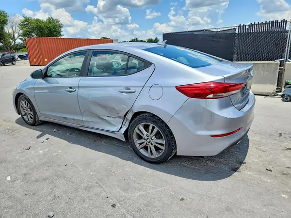 5NPD84LF7HH145228 2017 HYUNDAI ELANTRA - Image 2