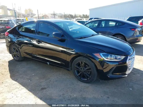 5NPD84LF7HH154639 2017 HYUNDAI ELANTRA - Image 1