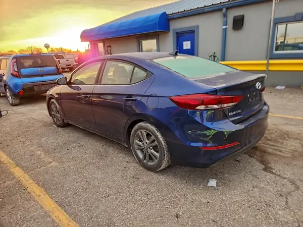 5NPD84LF7HH156603 2017 HYUNDAI ELANTRA - Image 2