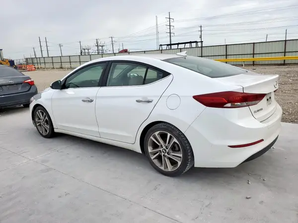 5NPD84LF7HH156942 2017 HYUNDAI ELANTRA - Image 2