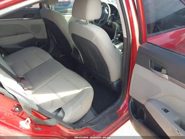 5NPD84LF7HH157248 2017 HYUNDAI ELANTRA - Image 8