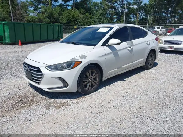 5NPD84LF7HH158514 2017 HYUNDAI ELANTRA - Image 2