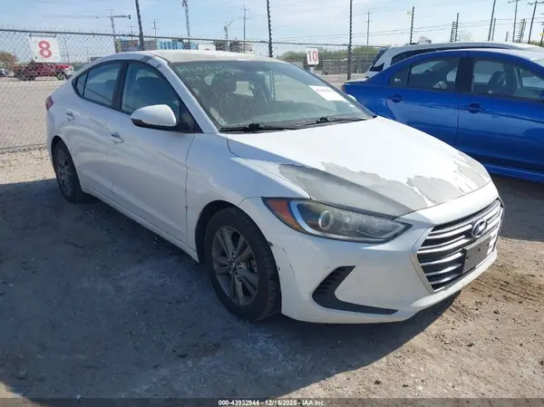 5NPD84LF7HH160585 2017 HYUNDAI ELANTRA - Image 1