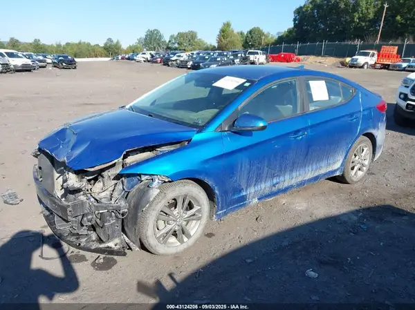 5NPD84LF7HH167729 2017 HYUNDAI ELANTRA - Image 2