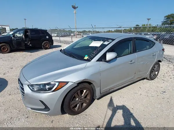 5NPD84LF7HH168556 2017 HYUNDAI ELANTRA - Image 2