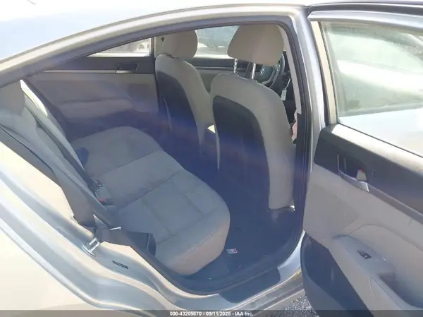 5NPD84LF7HH168556 2017 HYUNDAI ELANTRA - Image 8