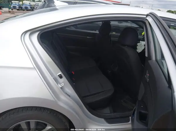 5NPD84LF7HH171828 2017 HYUNDAI ELANTRA - Image 8