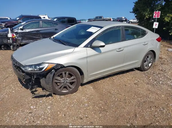 5NPD84LF7HH177015 2017 HYUNDAI ELANTRA - Image 2