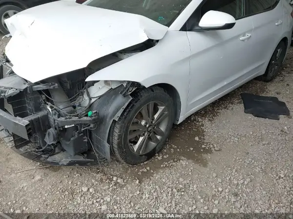 5NPD84LF7HH181890 2017 HYUNDAI ELANTRA - Image 2