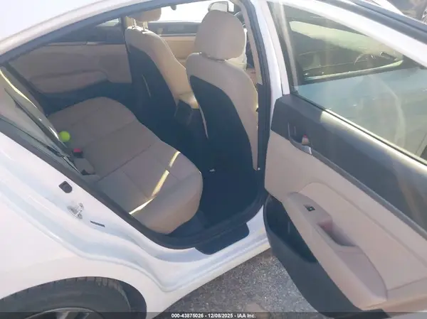 5NPD84LF7HH184787 2017 HYUNDAI ELANTRA - Image 8