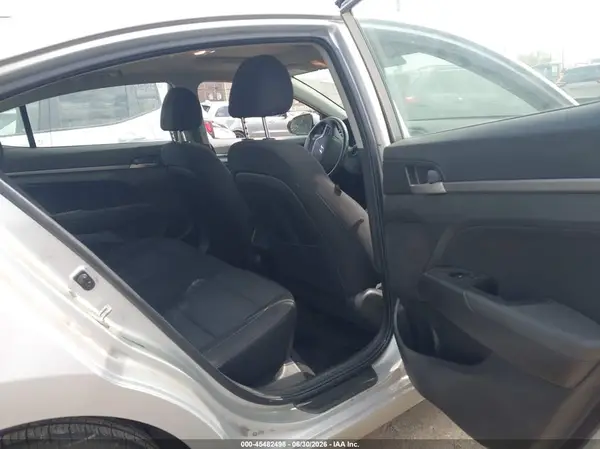 5NPD84LF7HH193585 2017 HYUNDAI ELANTRA - Image 8