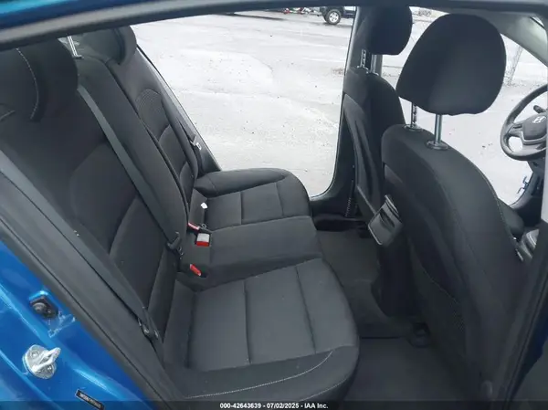 5NPD84LF7HH196695 2017 HYUNDAI ELANTRA - Image 8