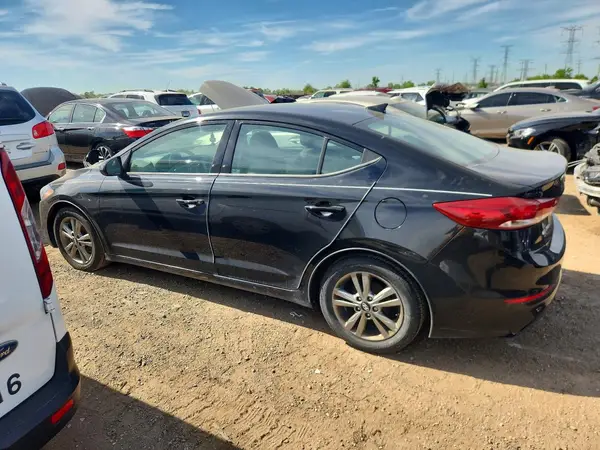 5NPD84LF7HH198978 2017 HYUNDAI ELANTRA - Image 2