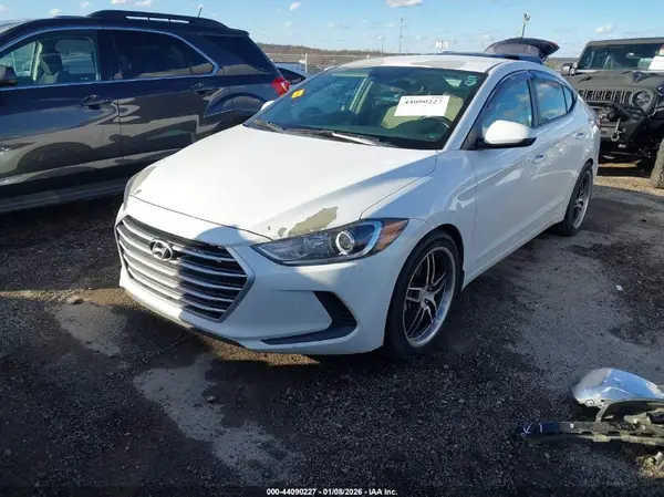 5NPD84LF7HH199015 2017 HYUNDAI ELANTRA - Image 2